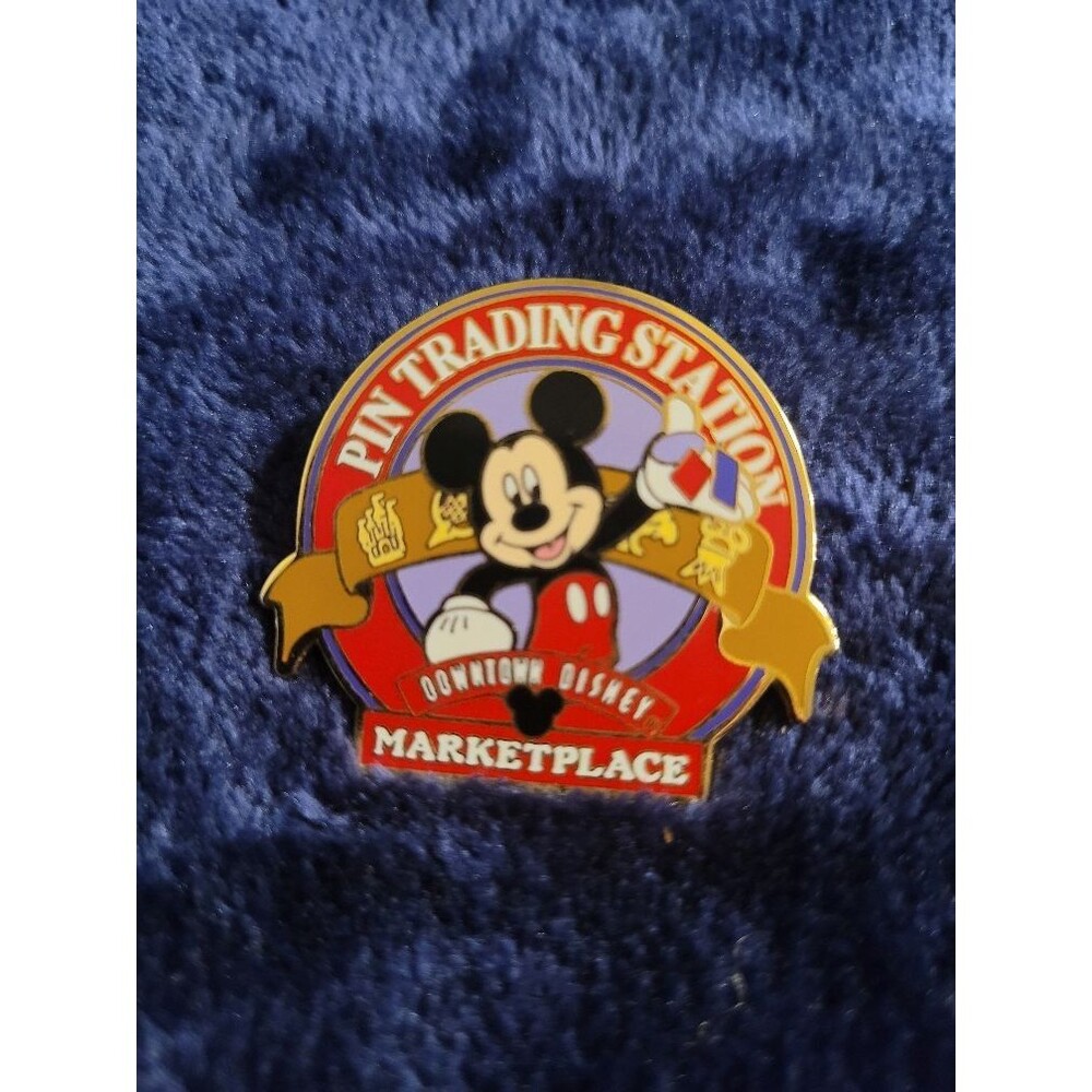 Authentic Disney Pin Mickey Mouse DTD Pin Trading Station 2001 WDW 112212